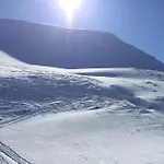 Koselig Hus Naer Sjo Og Fjell بيت للعطل
