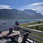 Koselig Hus Naer Sjo Og Fjell بيت للعطل
