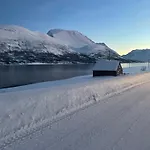 Koselig Hus Naer Sjo Og Fjell بيت للعطل