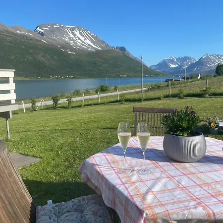 Koselig Hus Naer Sjo Og Fjell *