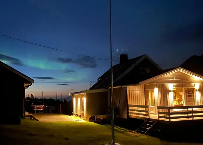 Koselig Hus Naer Sjo Og Fjell Tatil Evi *