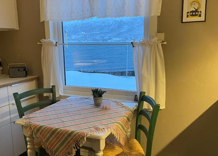 Semesterbostad Koselig Hus Naer Sjo Og Fjell